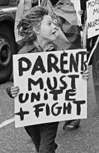 Parents Must Unite + Fight – Hackney Flashers / Camille Richert