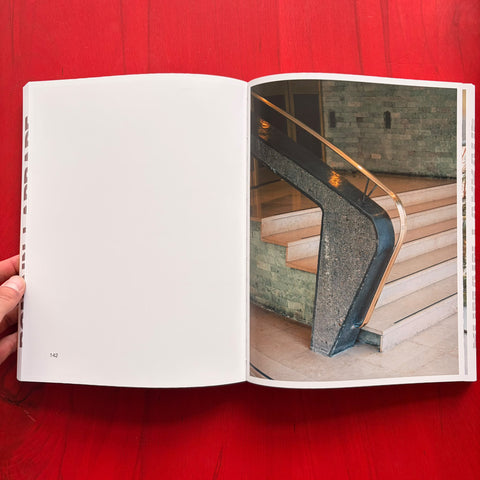 HALLWAYS / Romain Laprade