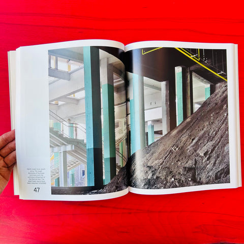Take On Add Away: A Transformation of the Palais des Expositions Charleroi / AgwA, architecten jan de vylder inge vinck, Andreas Ruby, Ilka Ruby, Filip Dujardin