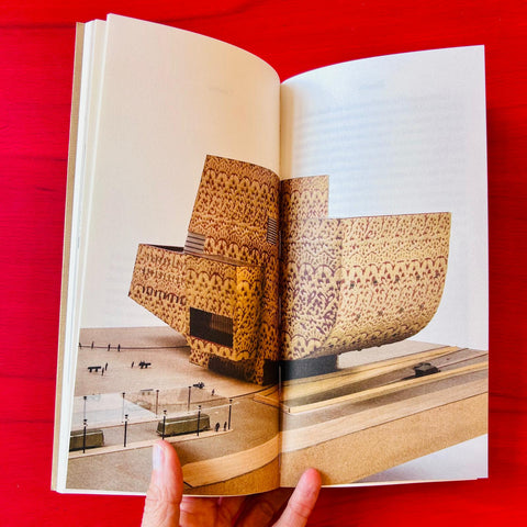 Totems: Selected Essays on Architecture / Irénée Scalbert