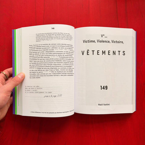 Allures dissidentes: Apparences queer & représentations de soi du 19e siècle à aujourd'hui / Magali Le Mens, Elizabeth Fischer, Collectif