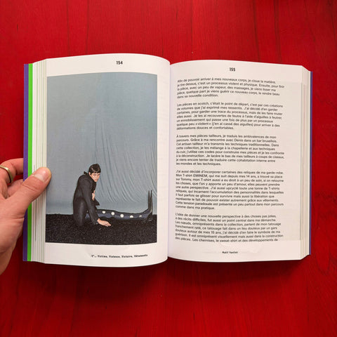 Allures dissidentes: Apparences queer & représentations de soi du 19e siècle à aujourd'hui / Magali Le Mens, Elizabeth Fischer, Collectif
