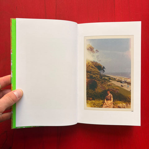 Mother nature - photo's of females flourishing / Erik Kessels, Francesca Seravalle