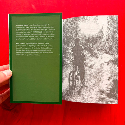 Les arts de la forêt: Sentir, cheminer, rêver / Véronique Dassié, Yves Poss