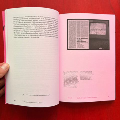 Les controverses Bruno Latour: Enquête dans les mondes de l'architecture / Léa Mosconi, Margaux Darrieus