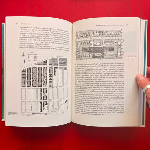 A l'échelle du quartier: Histoire d'une notion d'urbanisme (1890-1960) / Angelo Bertoni, Frédéric Pousin