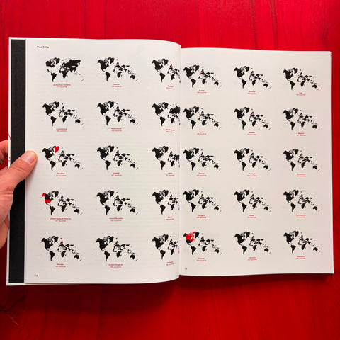 Handbook of Tyranny: Expanded Edition / Theo Deutinger, Brendan McGetrick